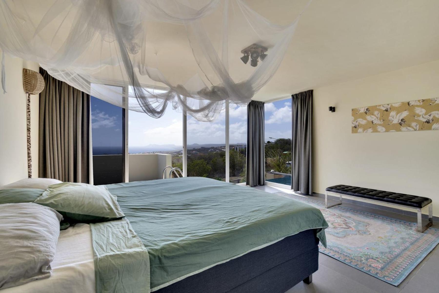 Villa Rowsu with Private Pool and Sea View