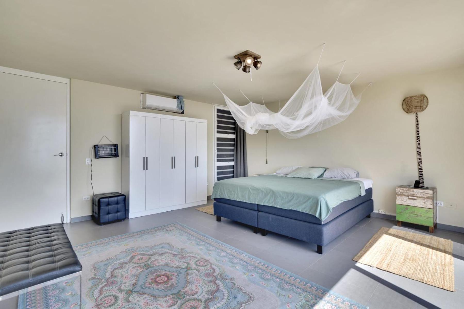 Villa Rowsu with Private Pool and Sea View