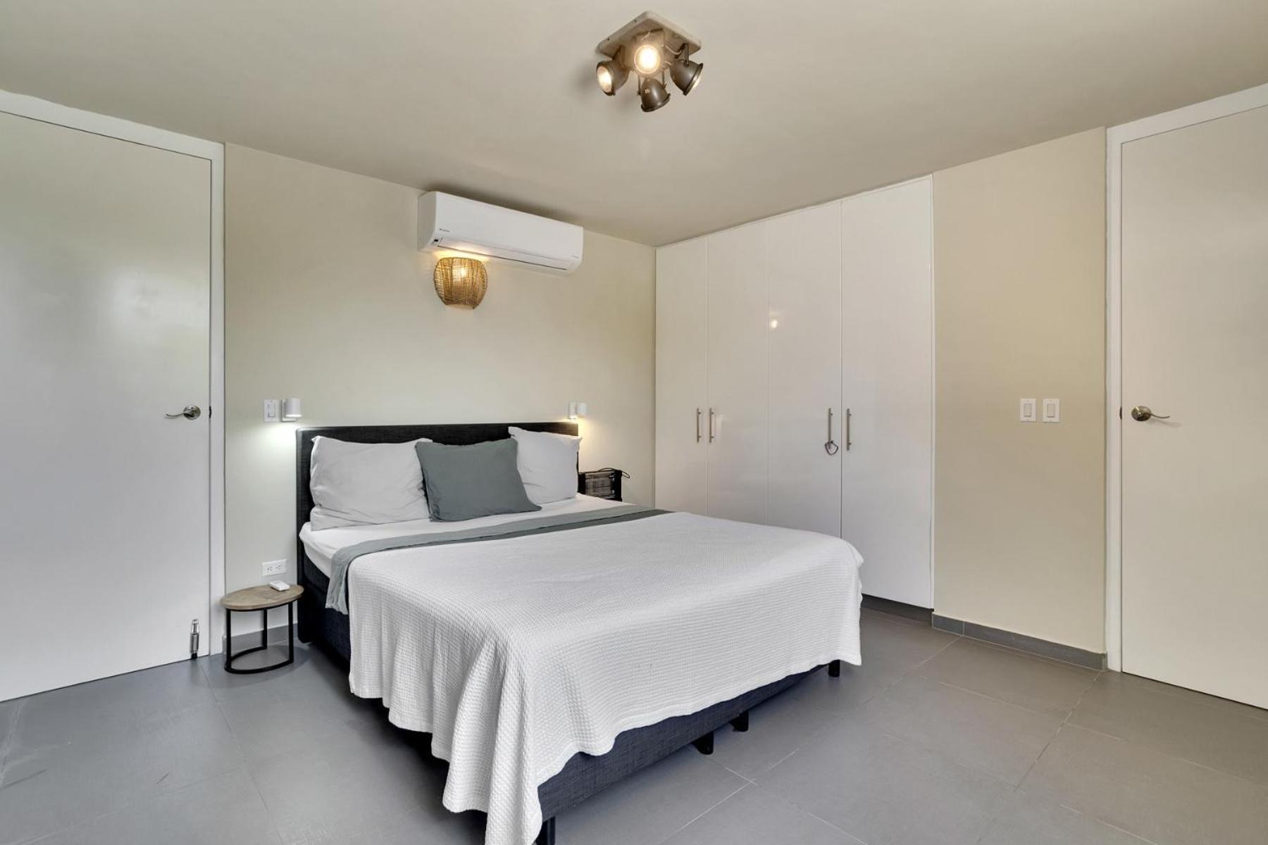 Villa Rowsu with Private Pool and Sea View