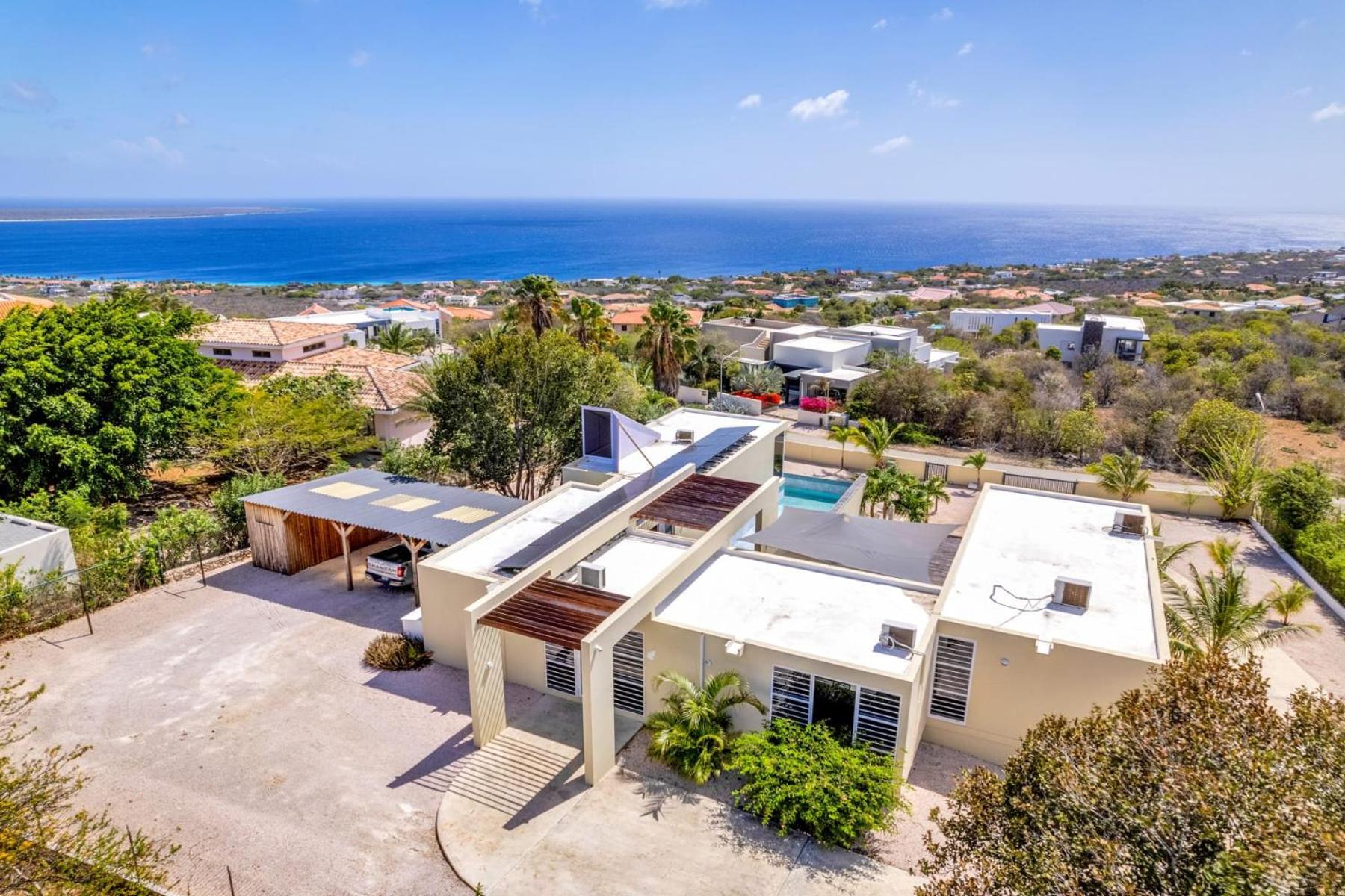 Villa Rowsu with Private Pool and Sea View