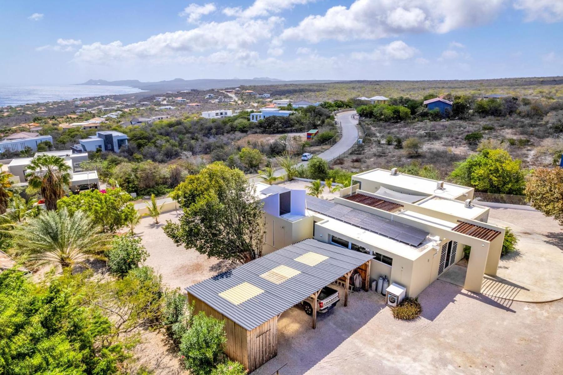 Villa Rowsu with Private Pool and Sea View