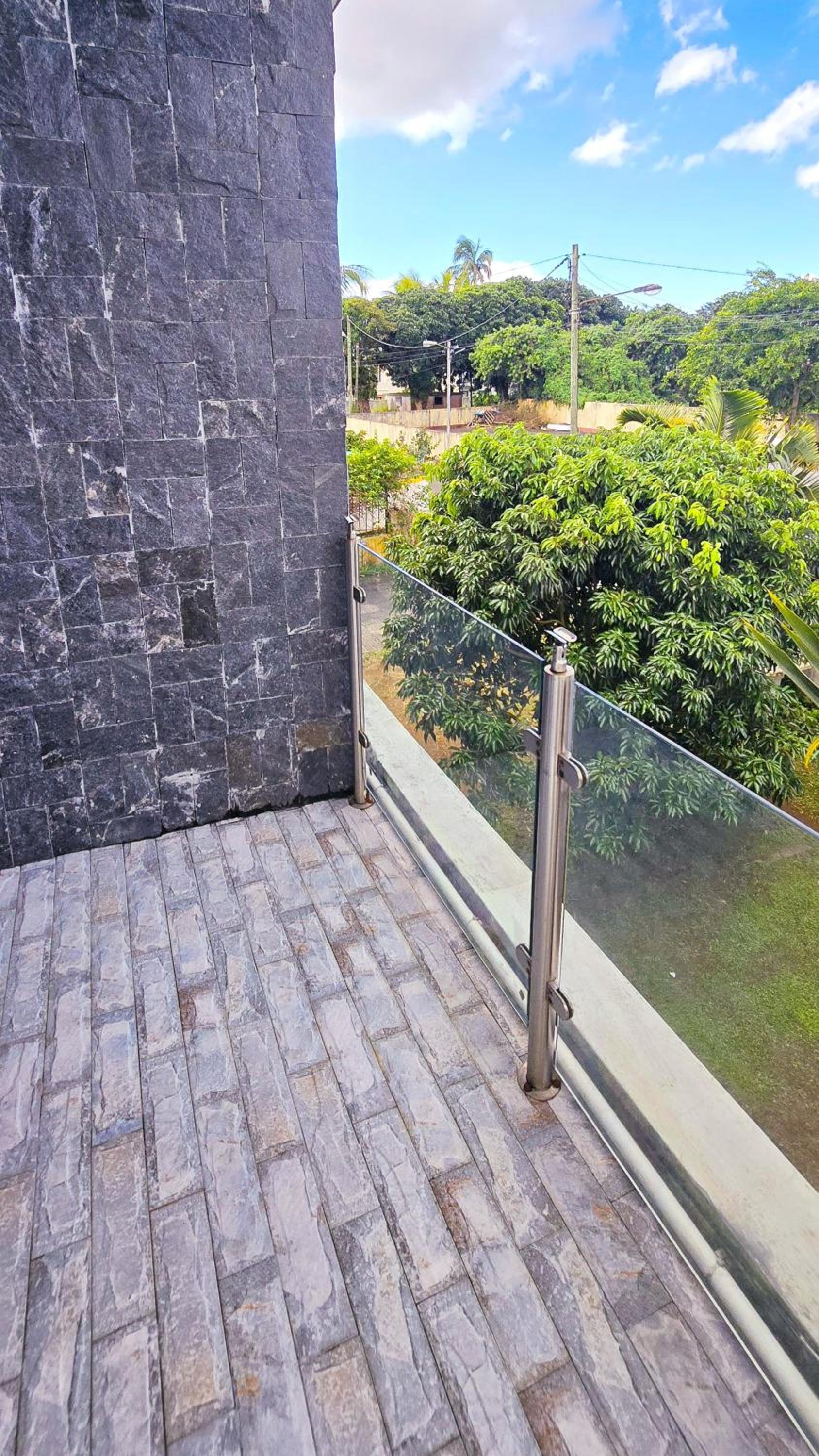 Couple Perfect - Lovely New 1-Bedroom Apartment view 3