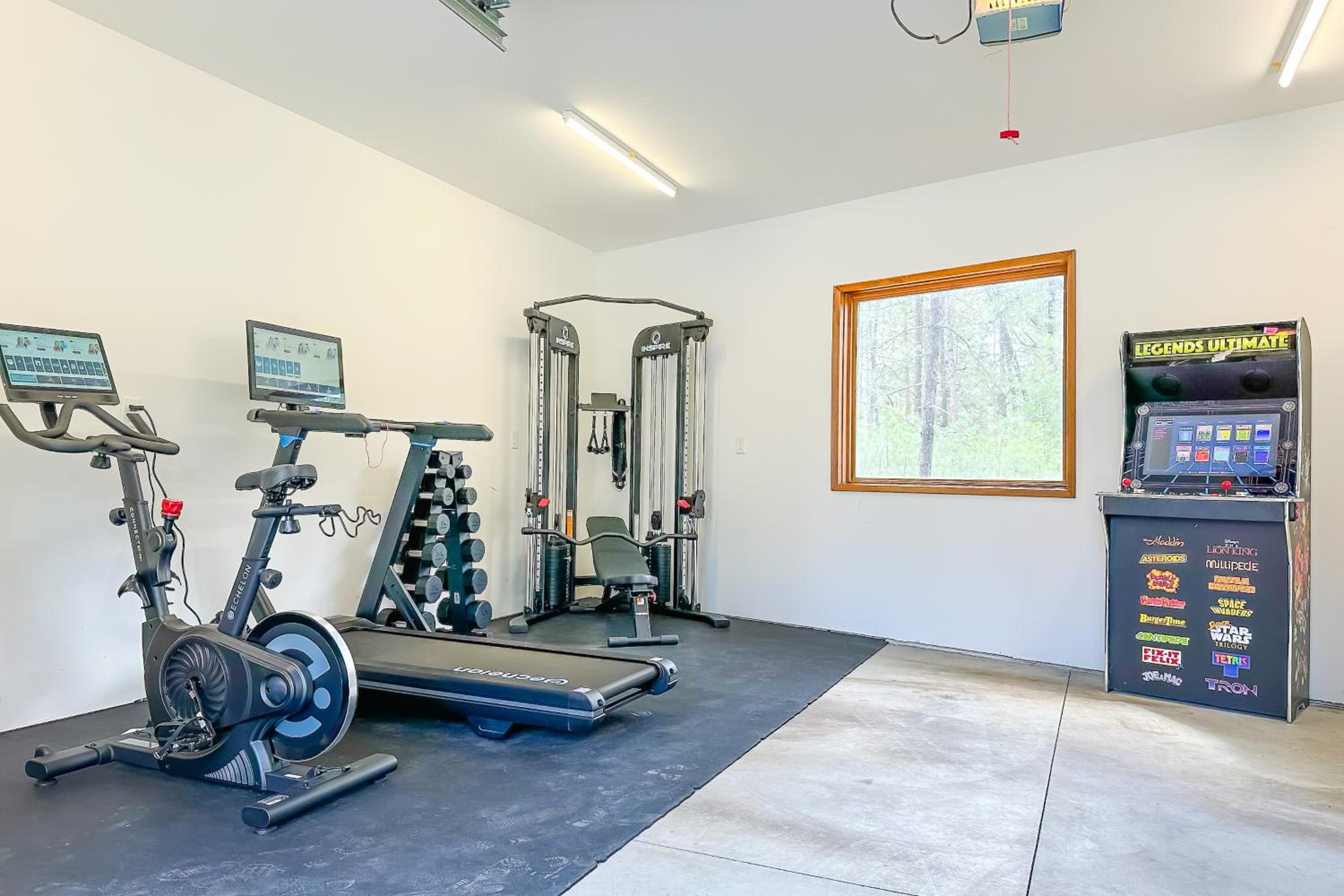 Private Lake Access and Dock Home Near Spokane