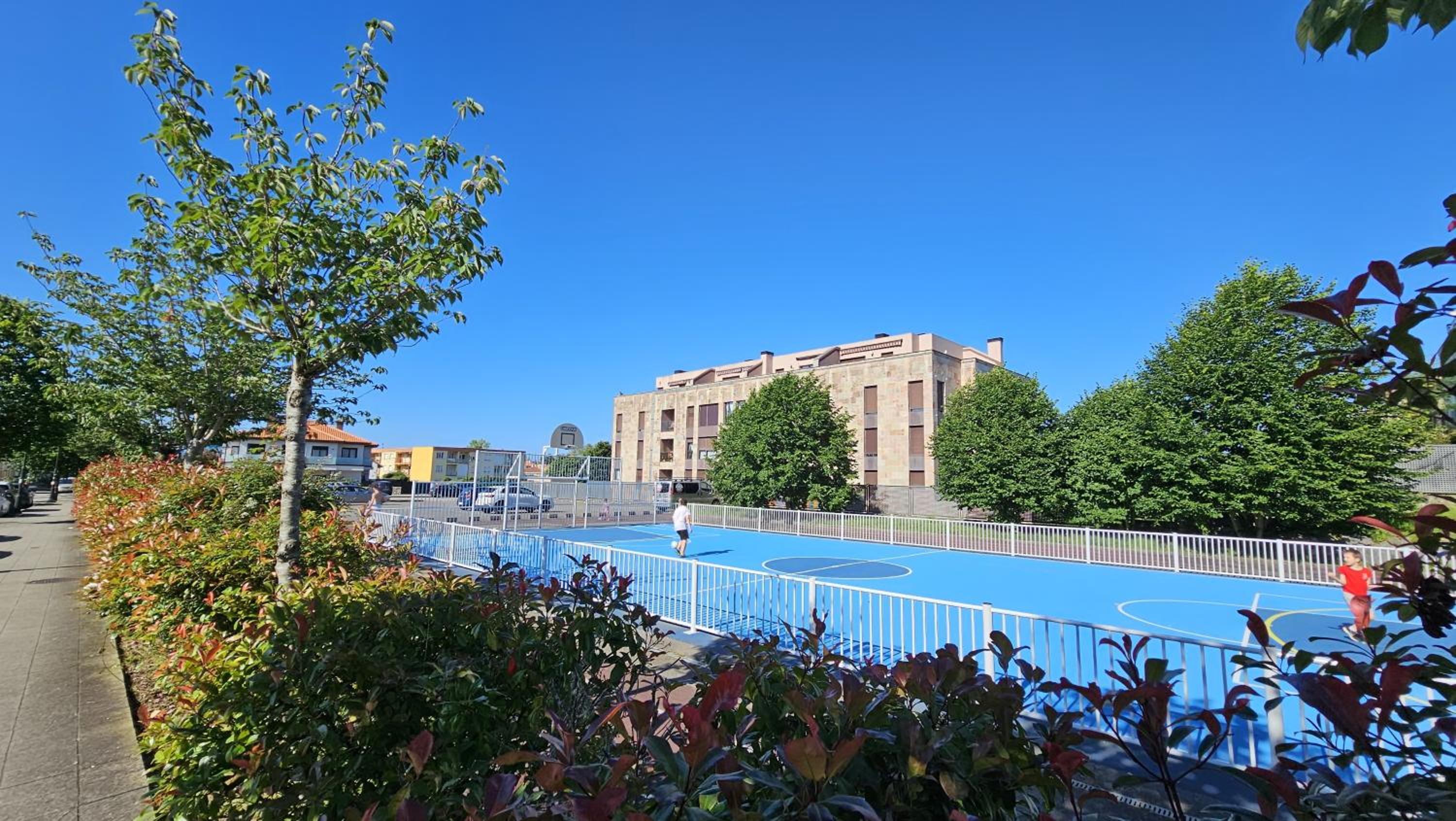 El Recreo de Celorio - Jardín, piscina y playa