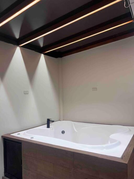 Isidora home, Jacuzzi privado