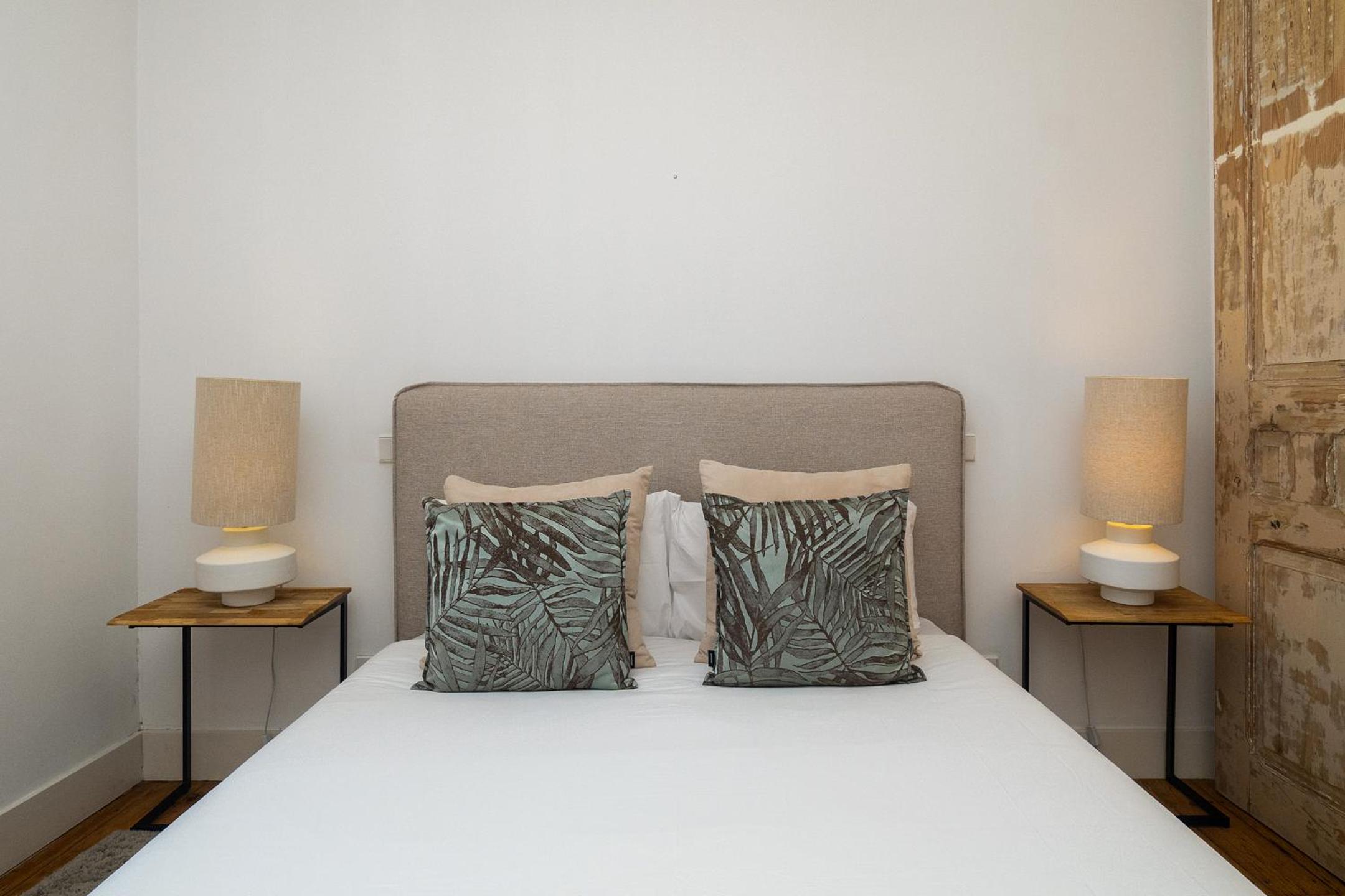 WHome Classic Beauty & Modern Retreat in Rato view 3