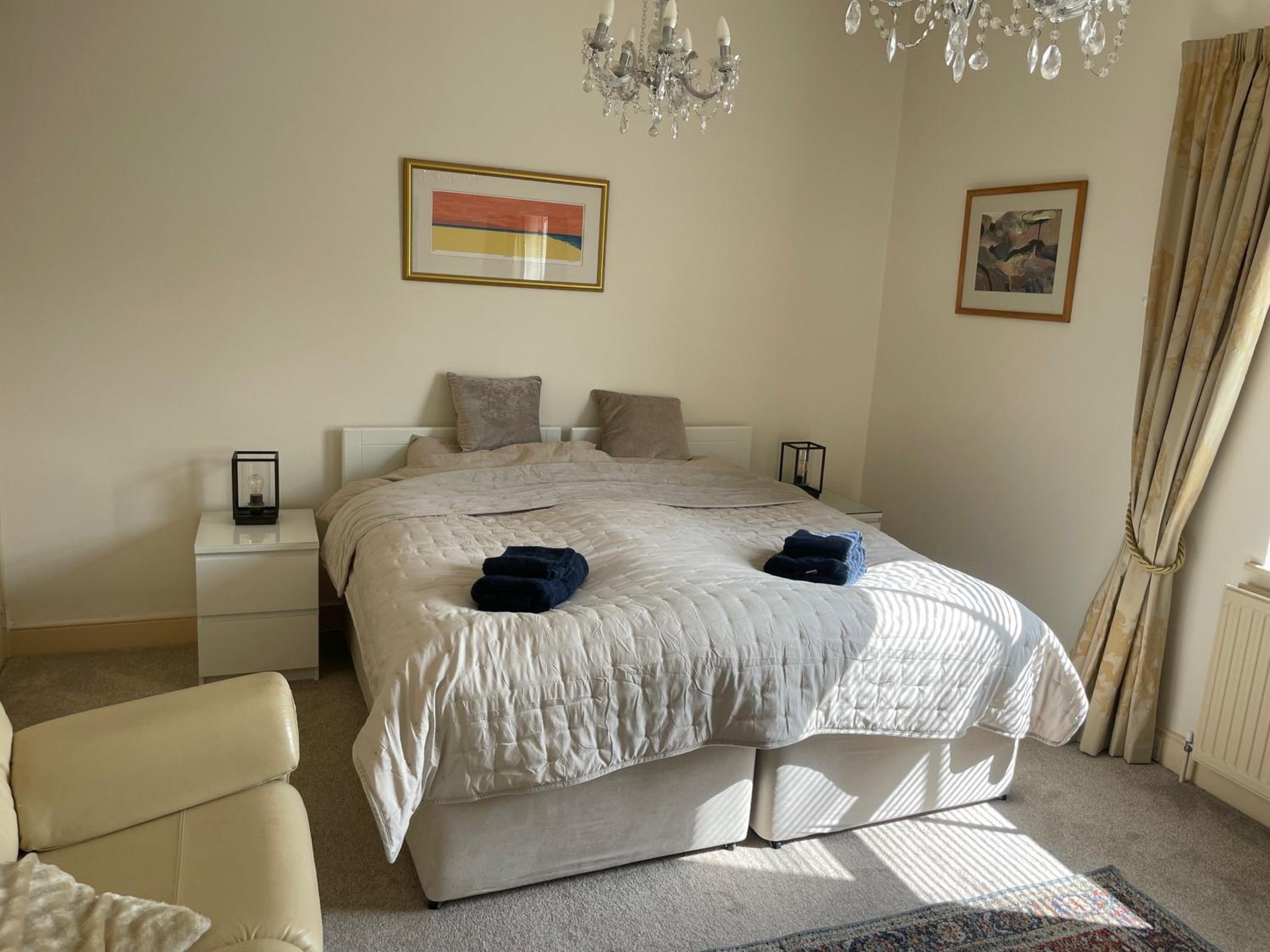 Comfy 1BD Retreat in the Heart of Alderley Edge view 2