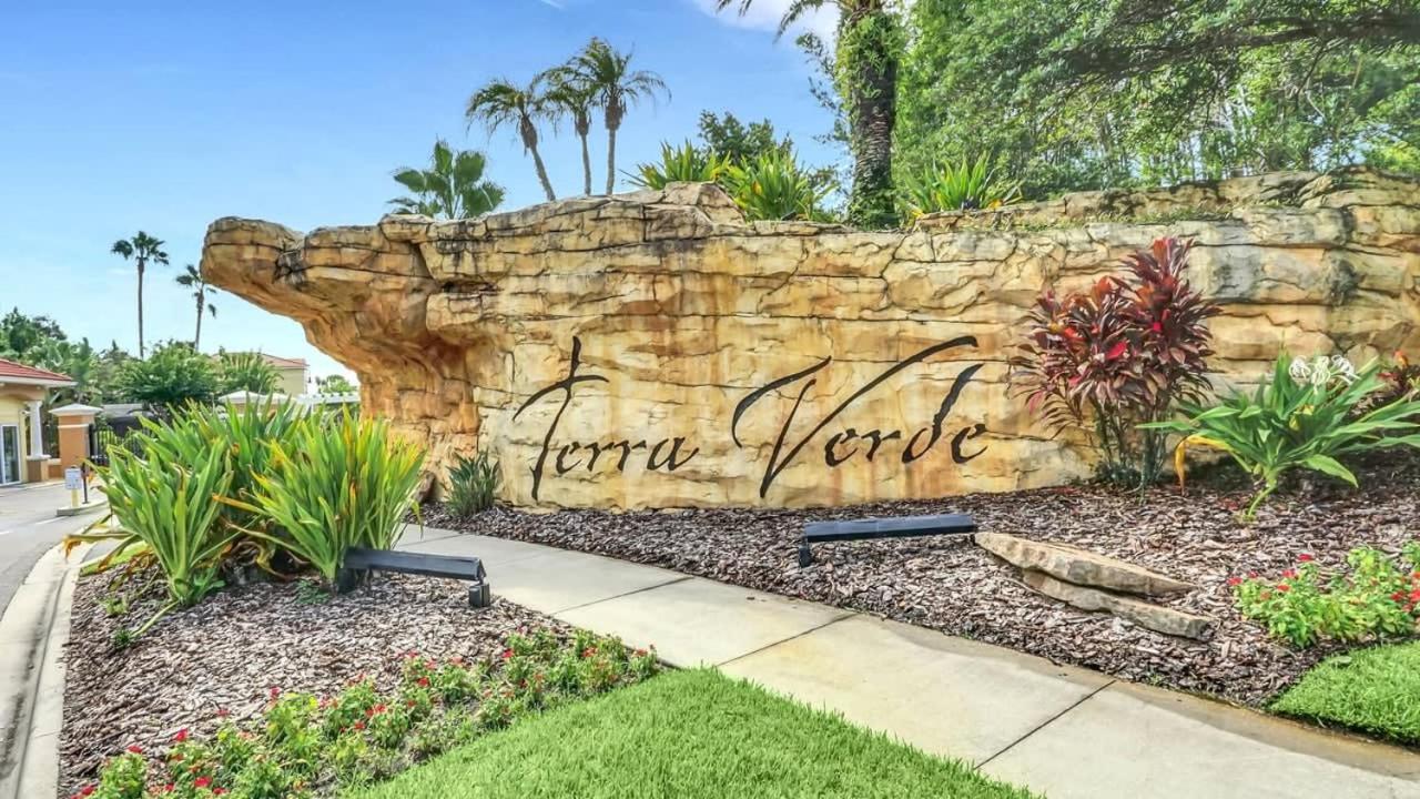Summer Getaway - 5-Bedroom Home with Private Pool!