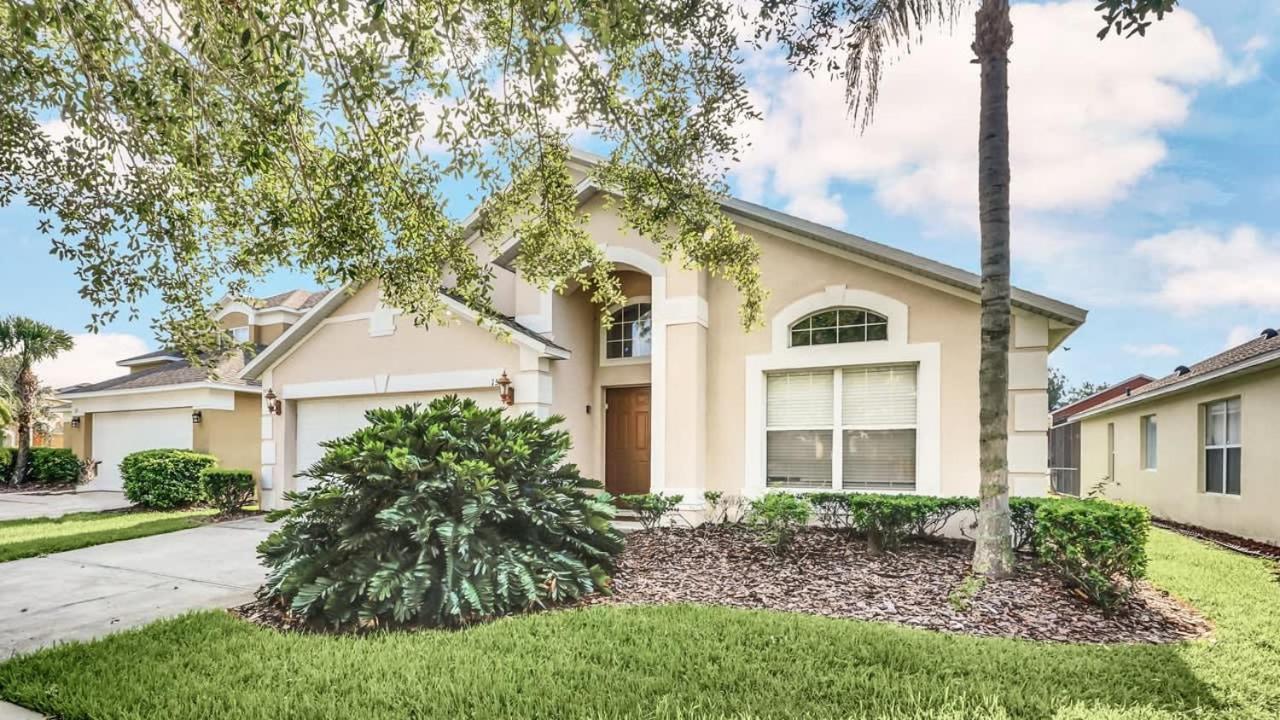 Summer Getaway - 5-Bedroom Home with Private Pool!