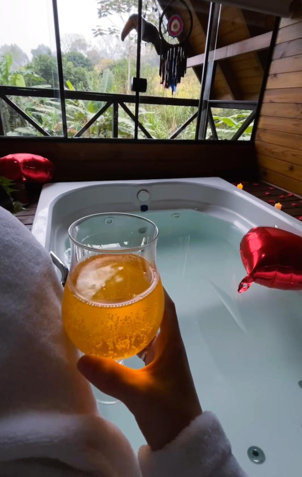 Cabana com Cachoeira Privativa