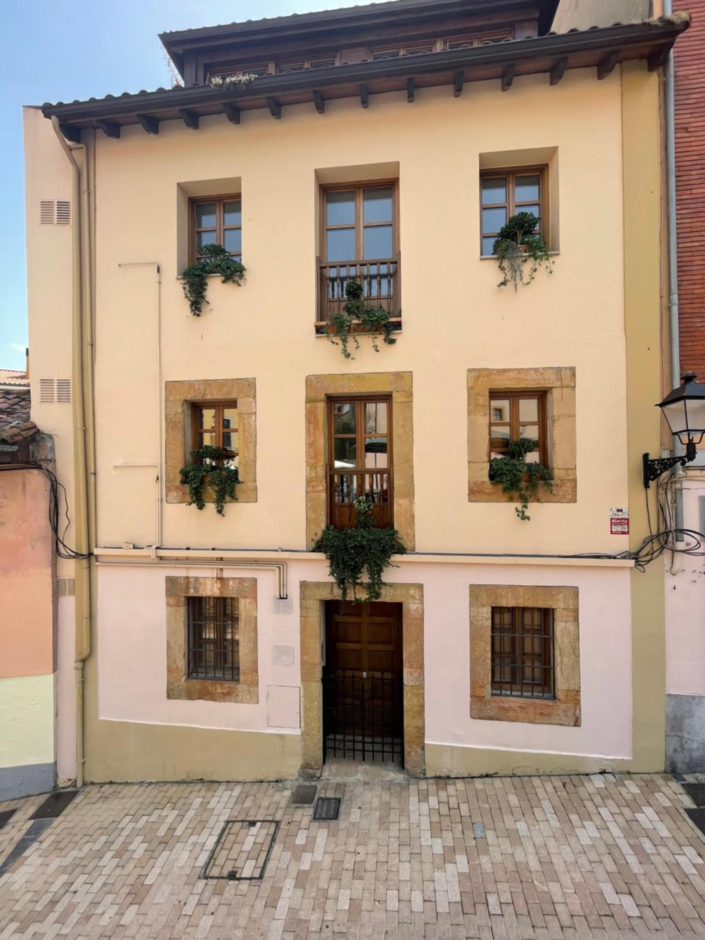Cool apartment for 4 at the Medieval Quarter view 2