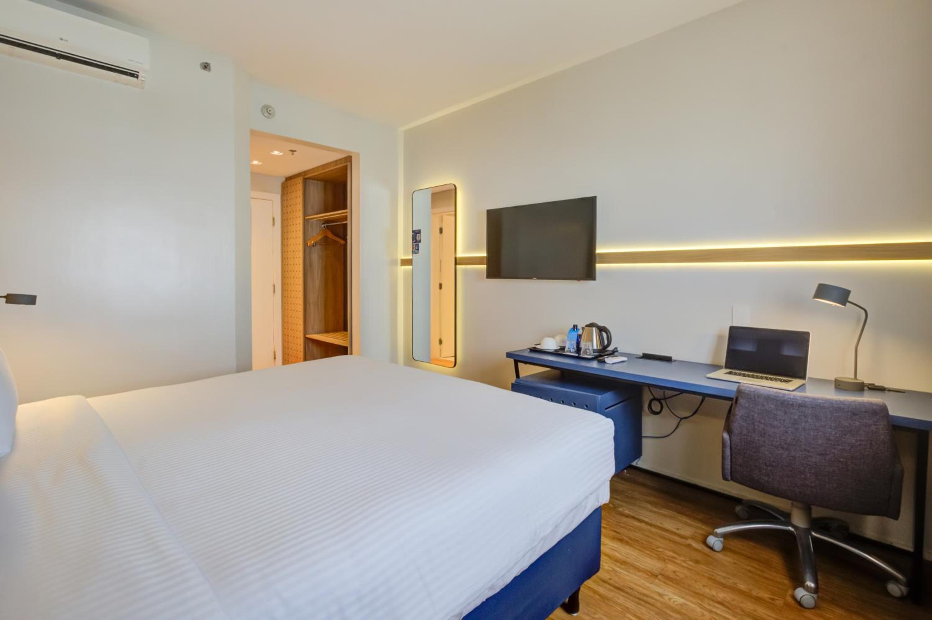 Guarulhos Vacations - Hampton by Hilton Guarulhos Airport - Property Image 1