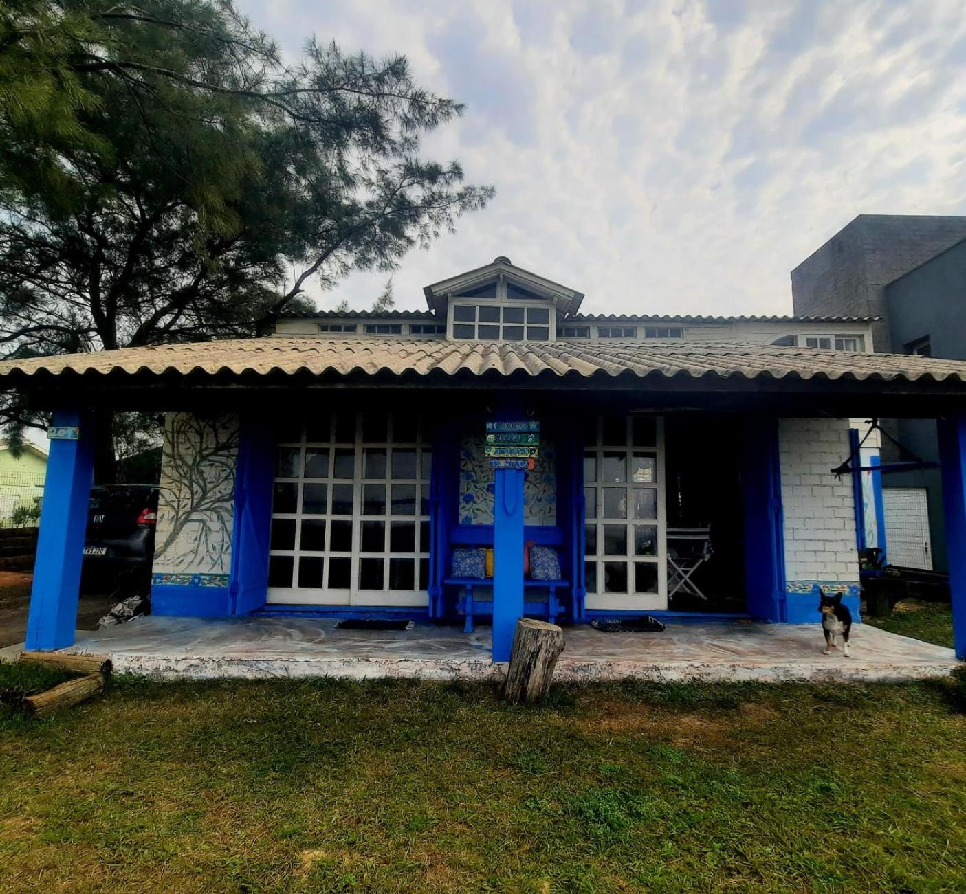 Casa beiramar, vista mar e pinheiros, pé na areia