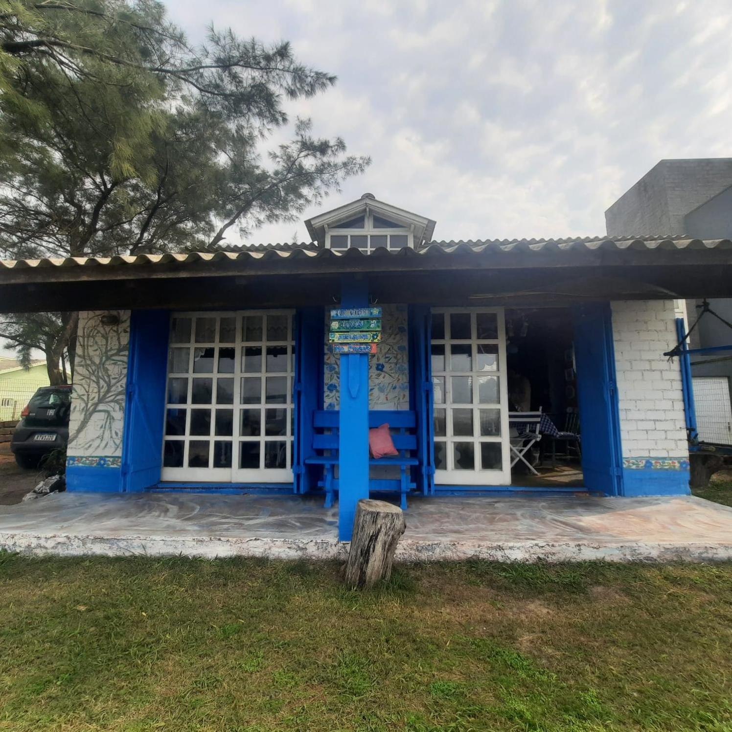 Casa beiramar, vista mar e pinheiros, pé na areia