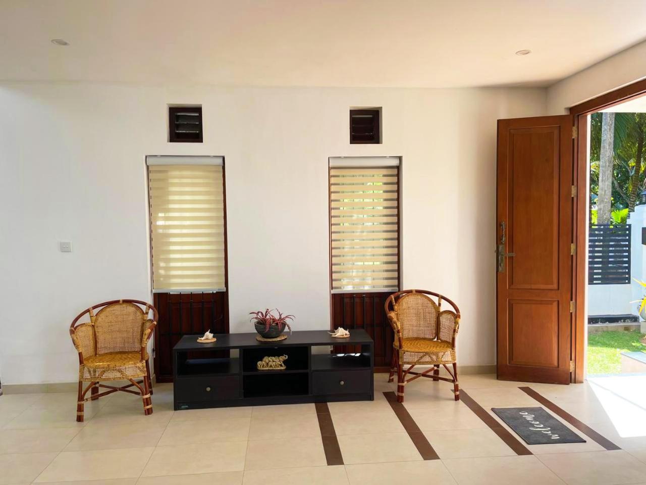Cenreeza Airport Villa view 4