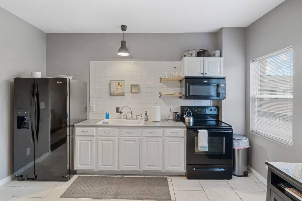 Pet&Baby Friendly 2BR w- in-unit Laundry WIFI