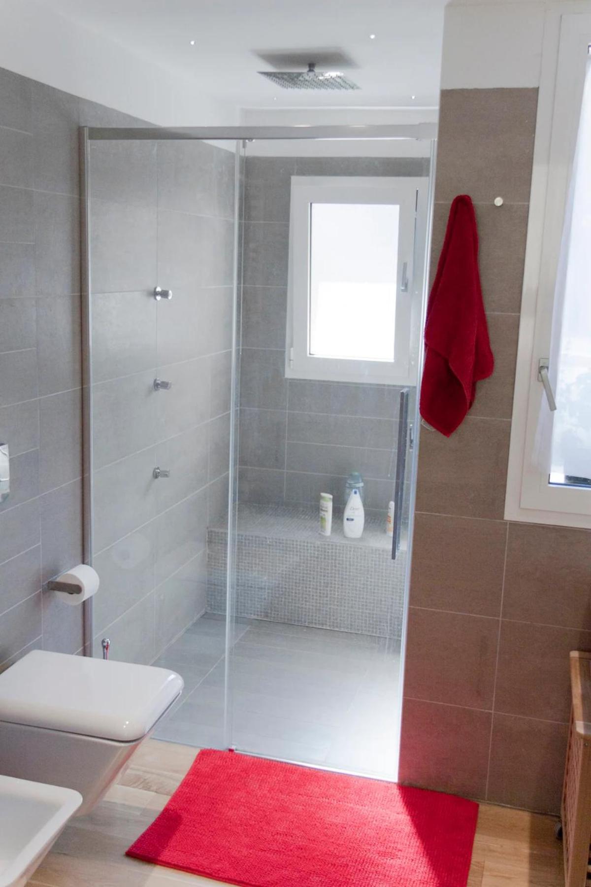 YR Apartments Central Station - 5 Min Walk to Metro & Trains