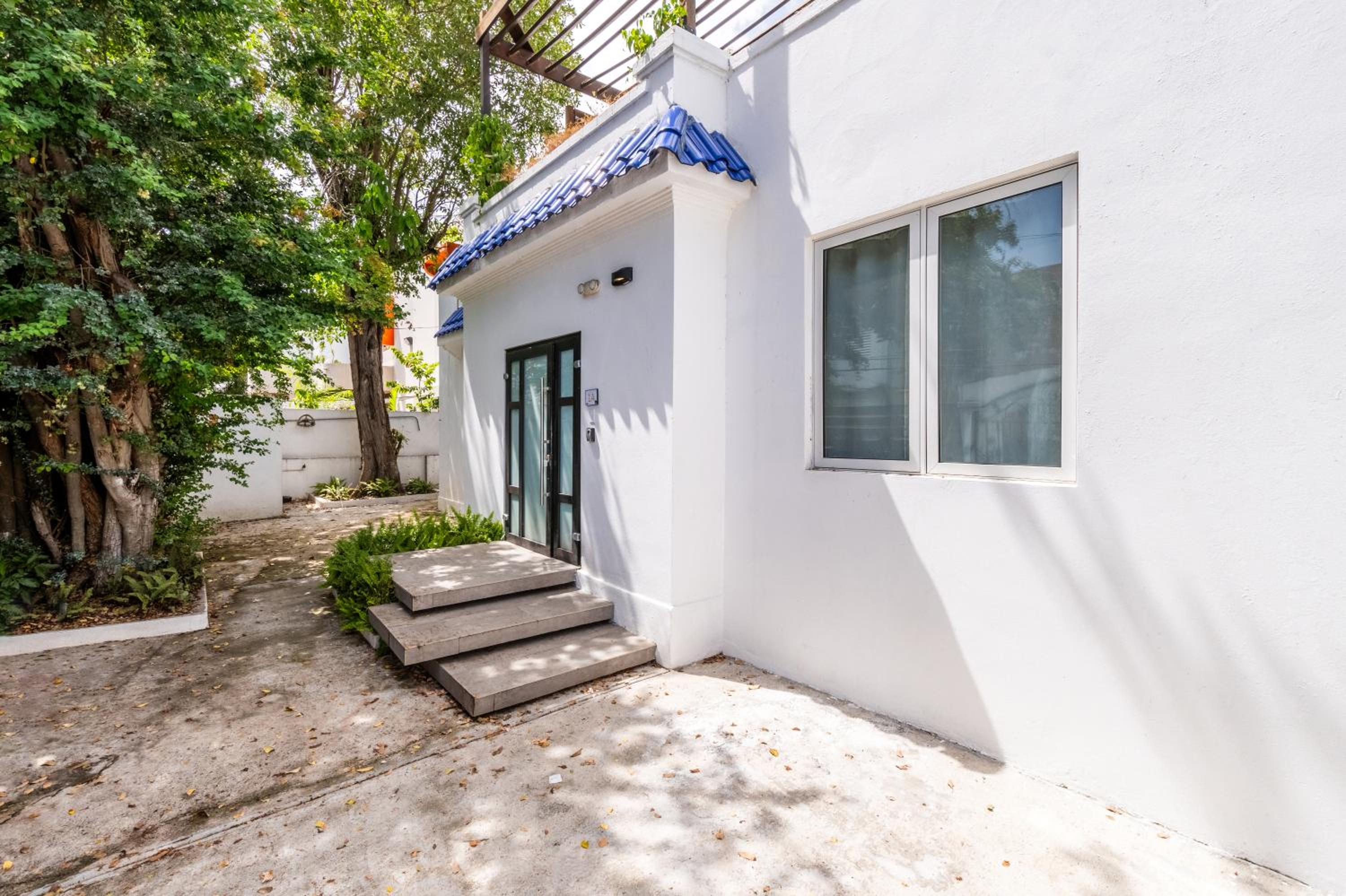 La Mona Loiza Apartments Complex by Stay with Bear - Property Image 18