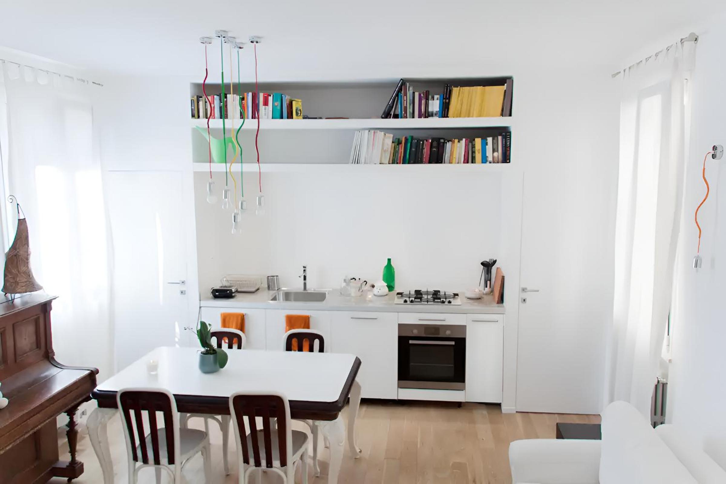 YR Apartments Central Station - 5 Min Walk to Metro & Trains