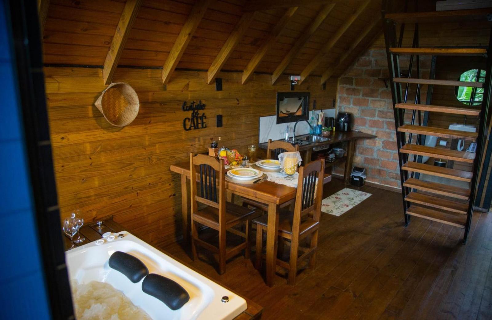 Cabana com Cachoeira Privativa