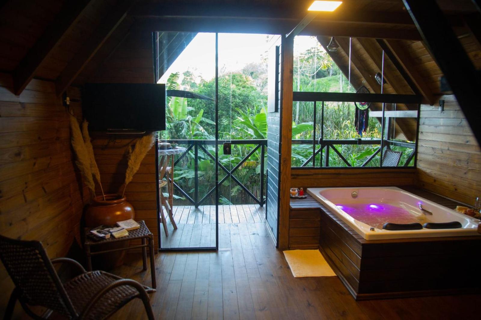 Cabana com Cachoeira Privativa