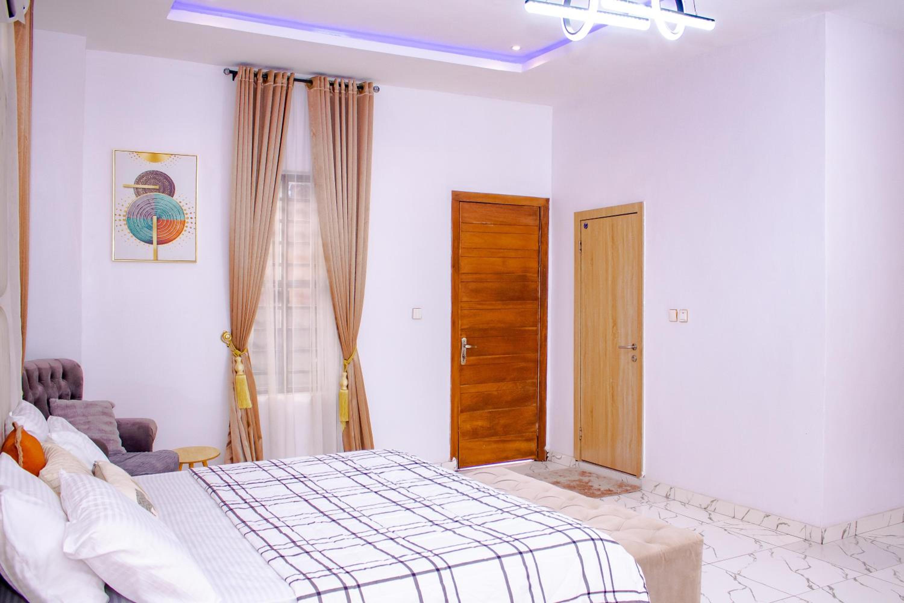 Furnished 4 bedroom duplex