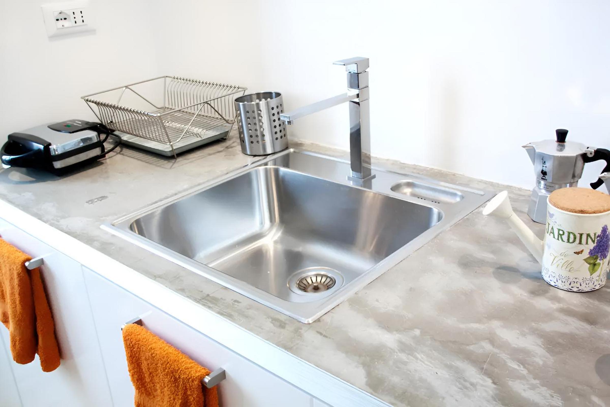 YR Apartments Central Station - 5 Min Walk to Metro & Trains