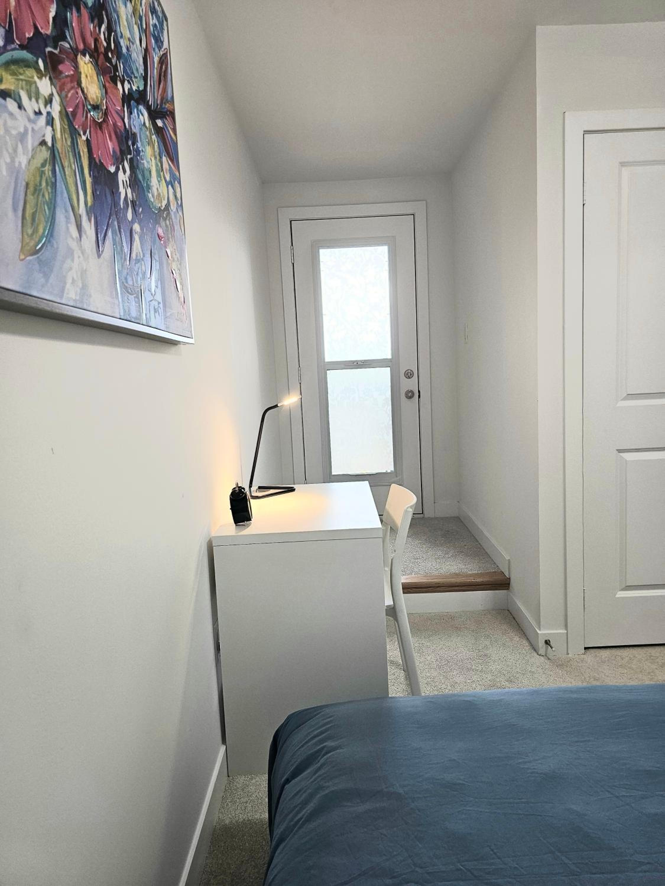 CEDAR Double Room with attached private Bathroom and Balcony in Toronto, ON, Canada