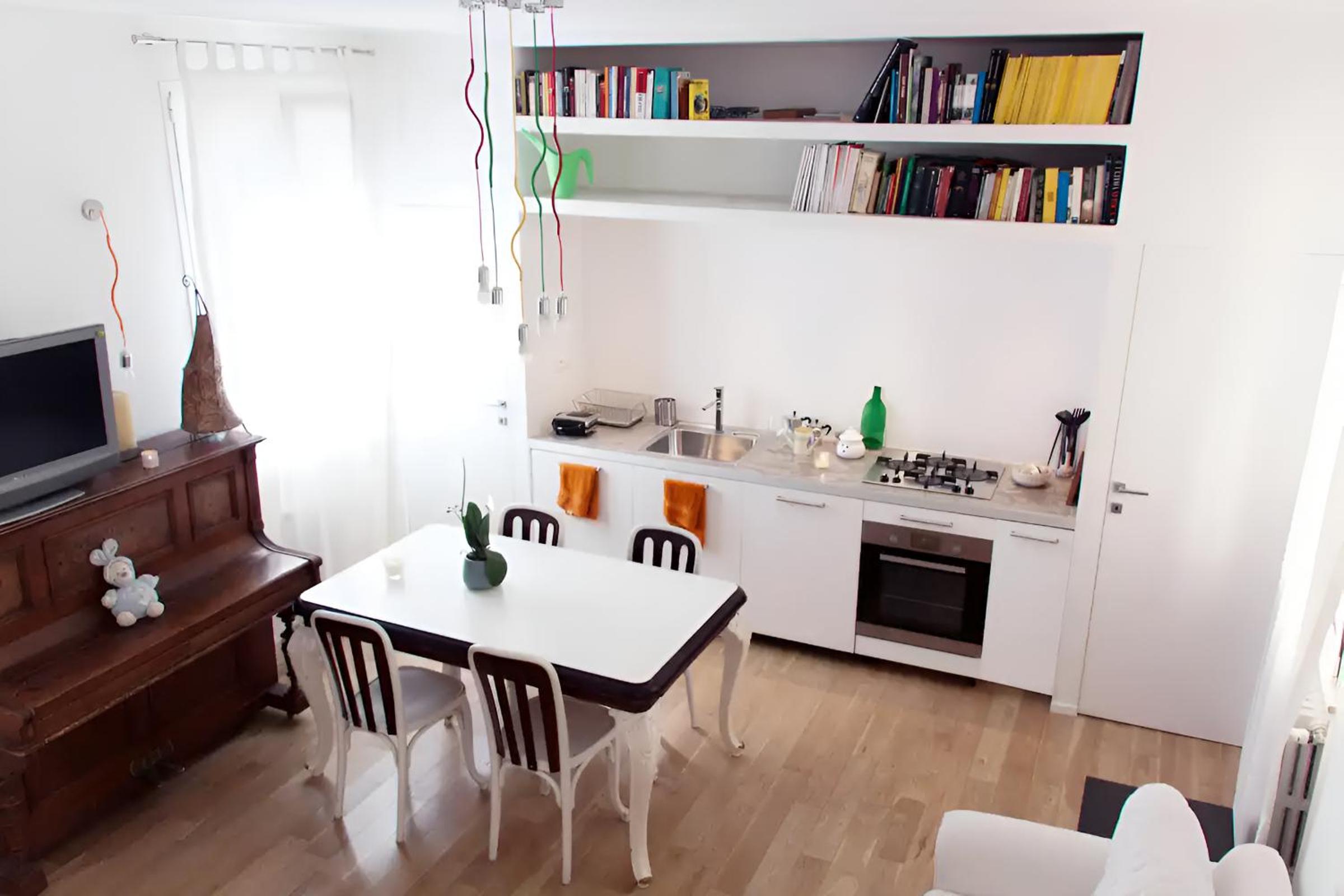 YR Apartments Central Station - 5 Min Walk to Metro & Trains