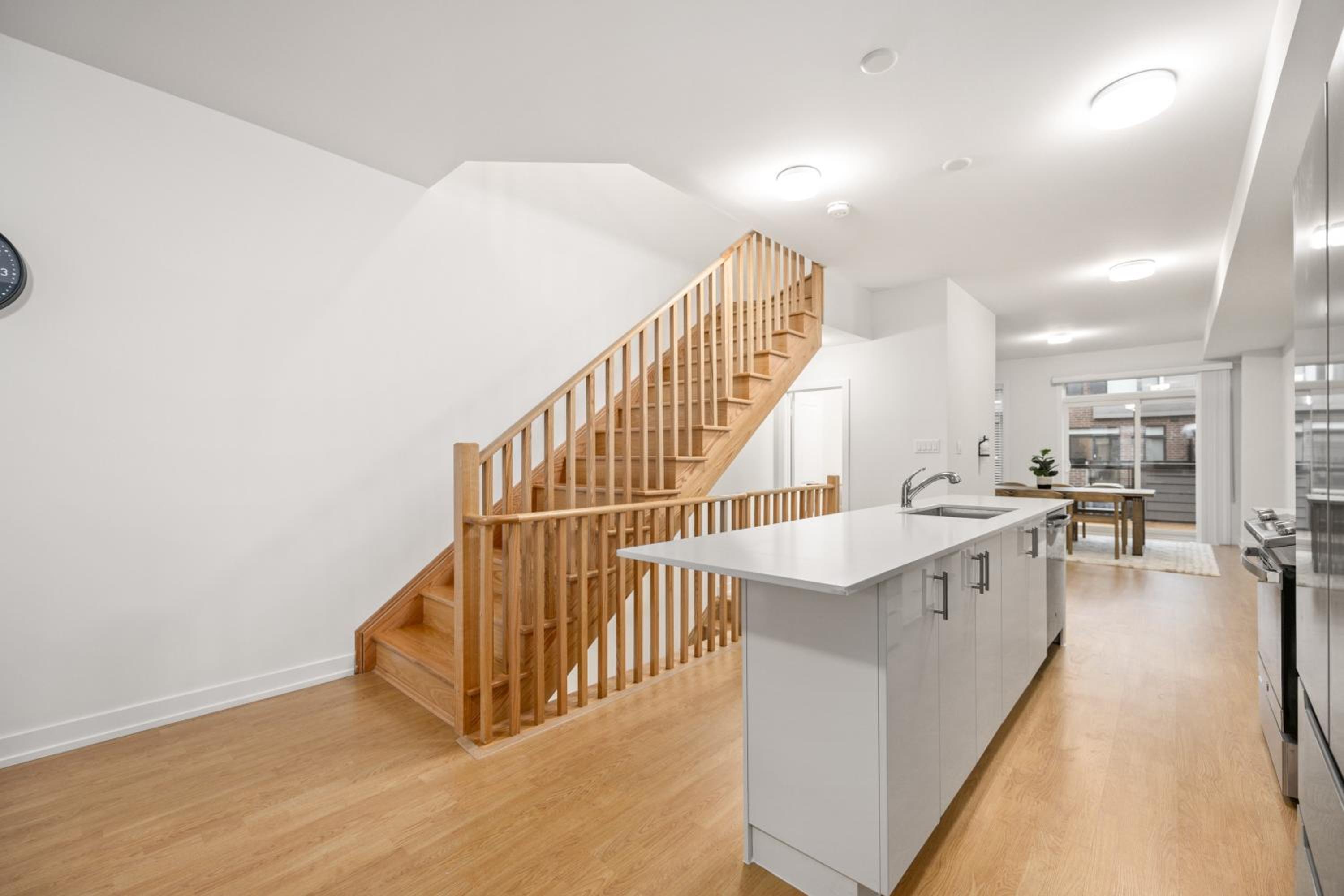 CEDAR Double Room with attached private Bathroom and Balcony in Toronto, ON, Canada