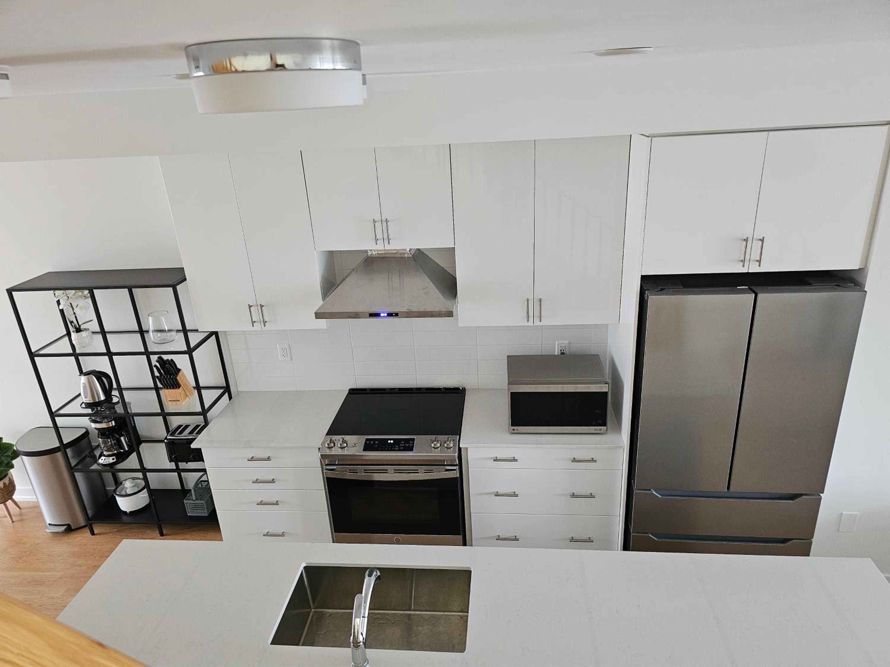 CEDAR Double Room with attached private Bathroom and Balcony in Toronto, ON, Canada