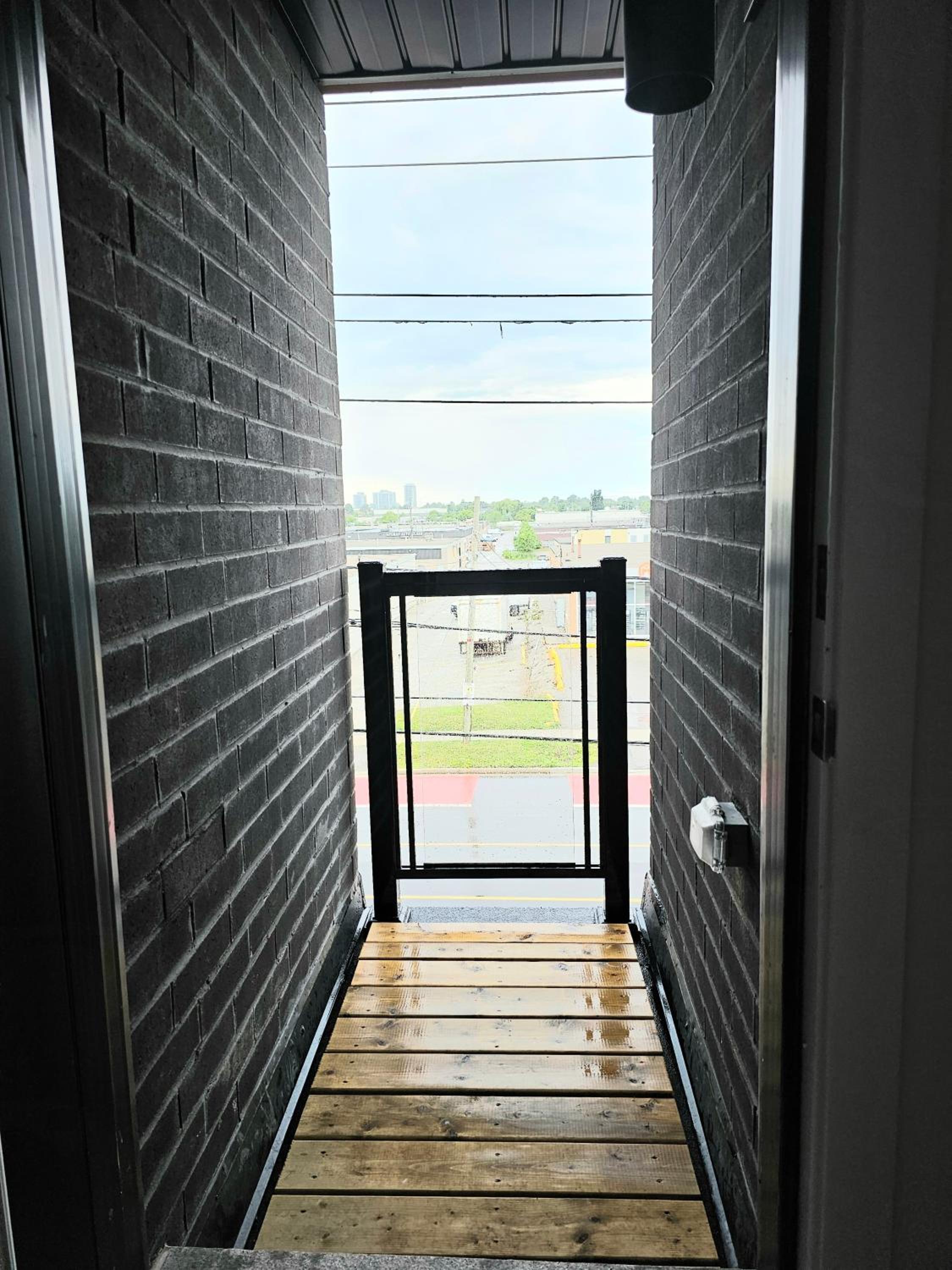 CEDAR Double Room with attached private Bathroom and Balcony in Toronto, ON, Canada