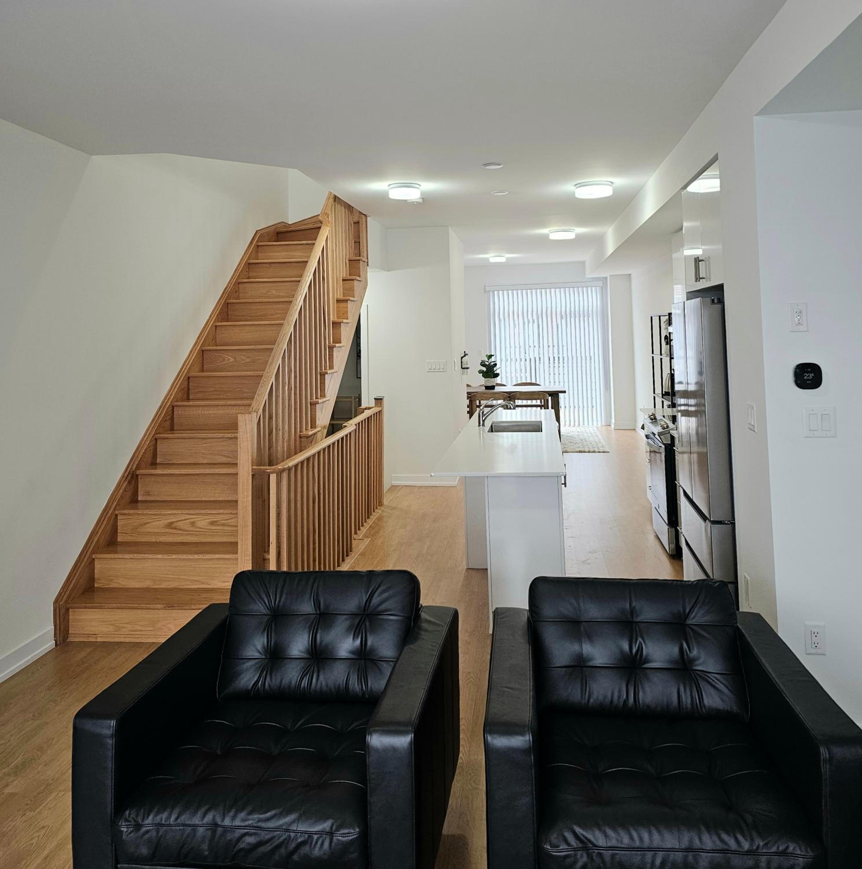 CEDAR Double Room with attached private Bathroom and Balcony in Toronto, ON, Canada