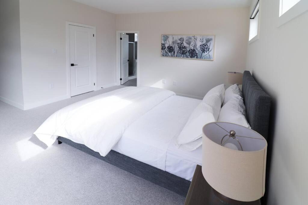 Whispering Pines Muskoka 3BR 3 Ensuite Baths