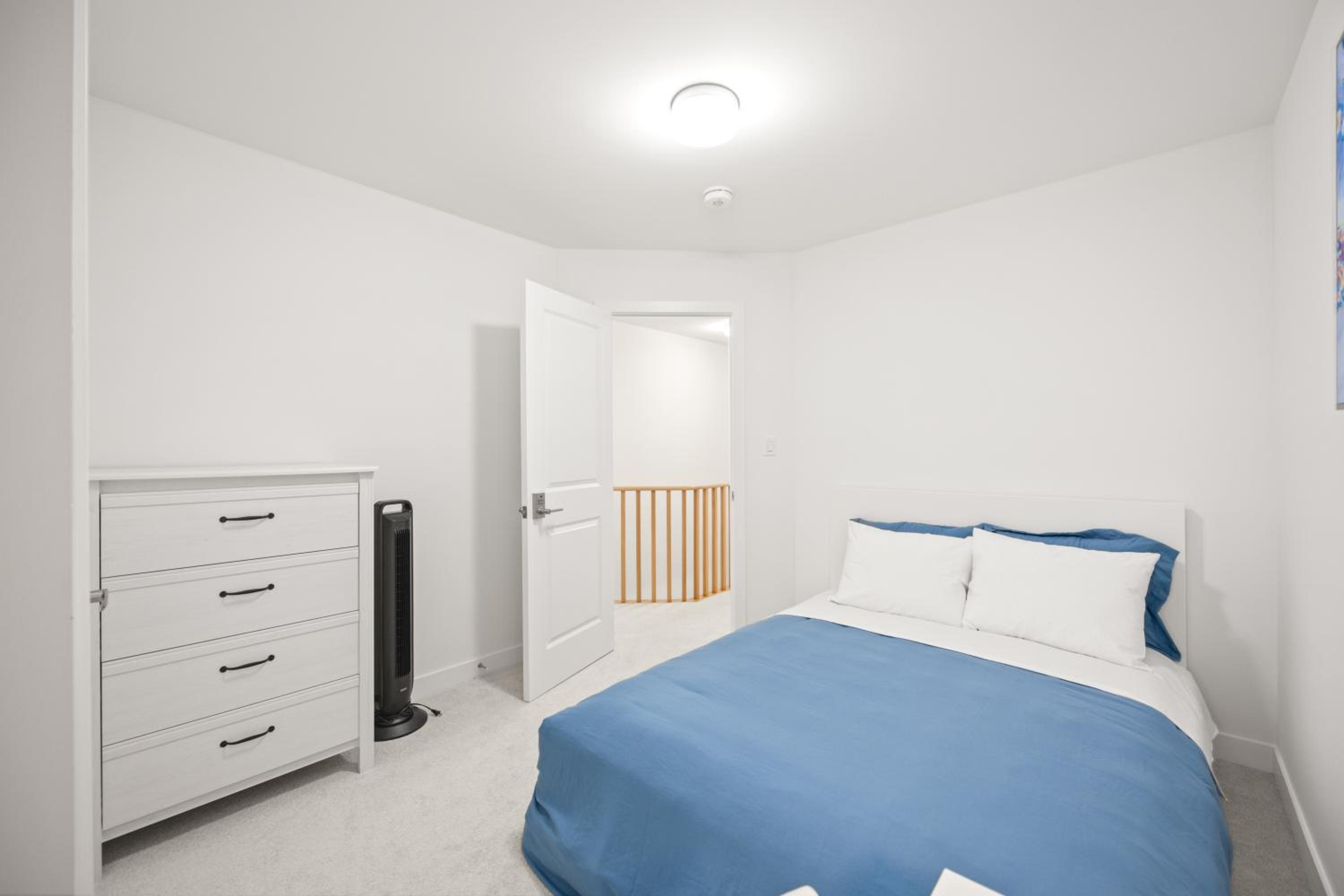 CEDAR Double Room with attached private Bathroom and Balcony in Toronto, ON, Canada