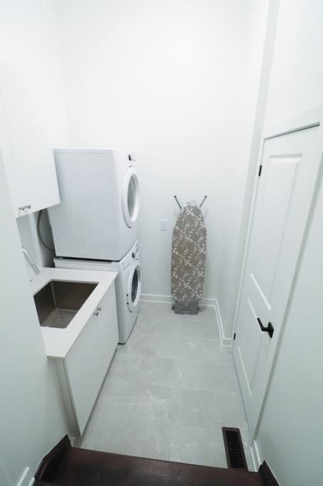 Whispering Pines Muskoka 3BR 3 Ensuite Baths