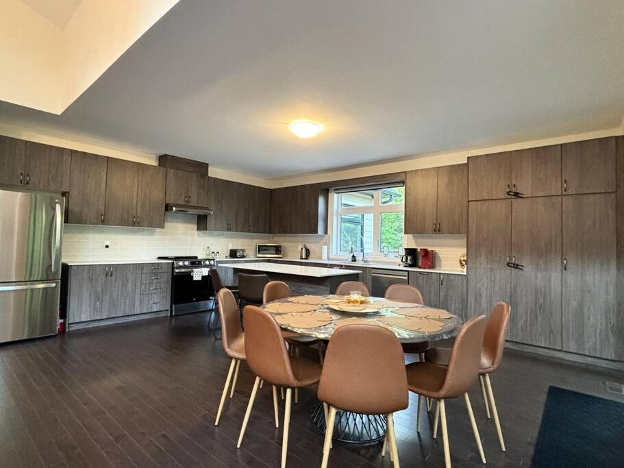 Whispering Pines Muskoka 3BR 3 Ensuite Baths