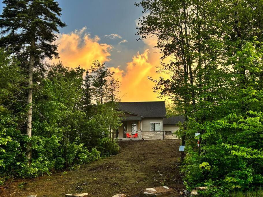 Whispering Pines Muskoka 3BR 3 Ensuite Baths