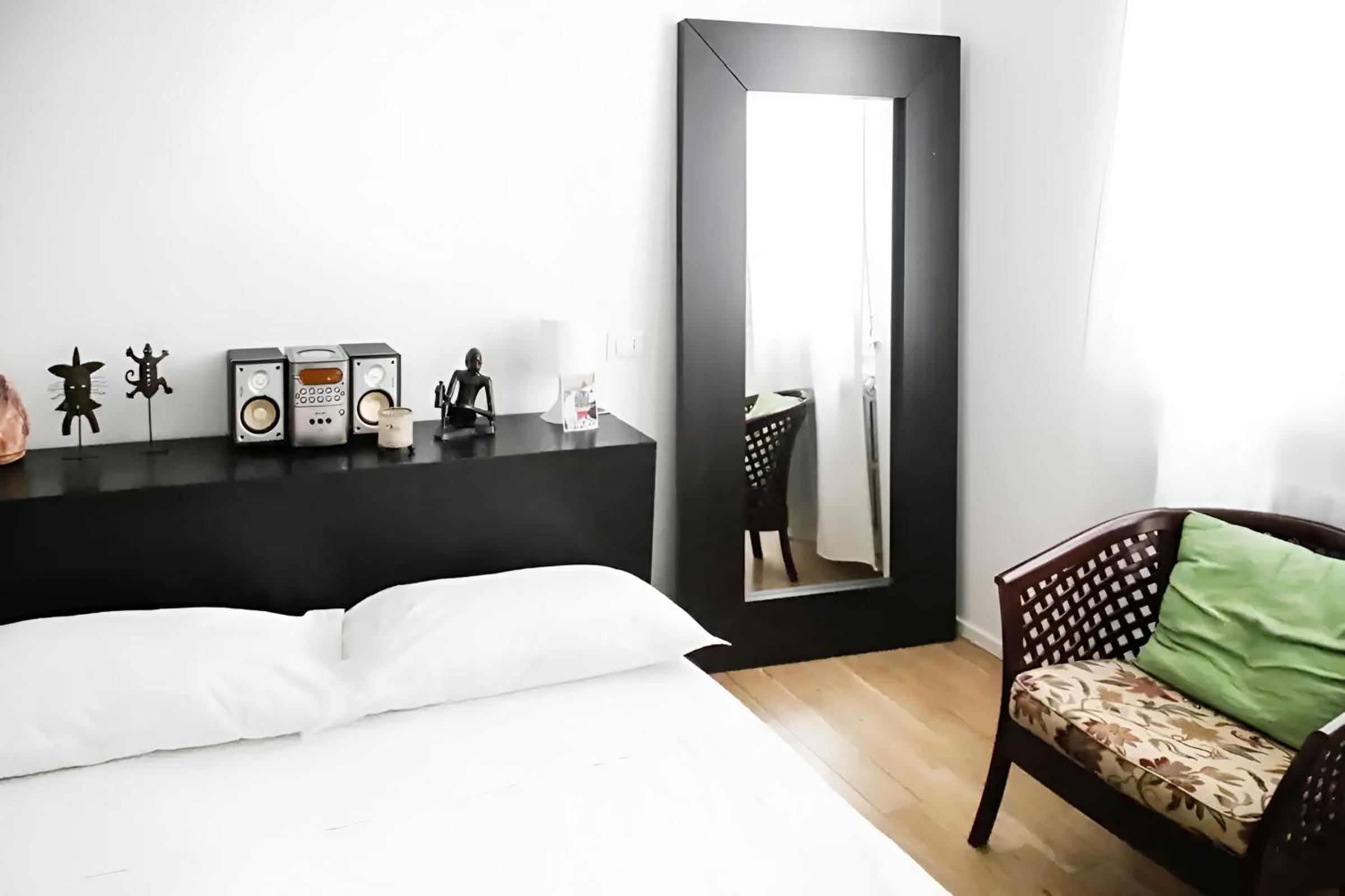 YR Apartments Central Station - 5 Min Walk to Metro & Trains