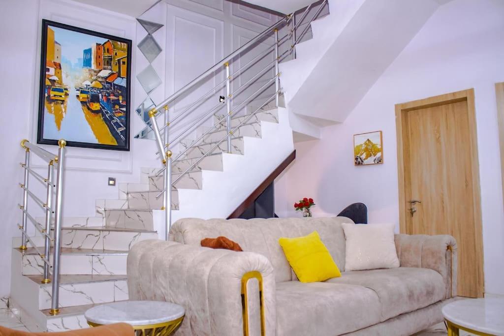Furnished 4 bedroom duplex