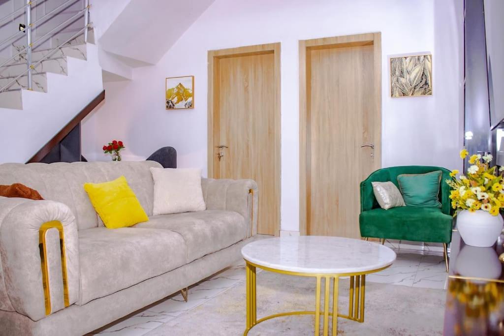 Furnished 4 bedroom duplex