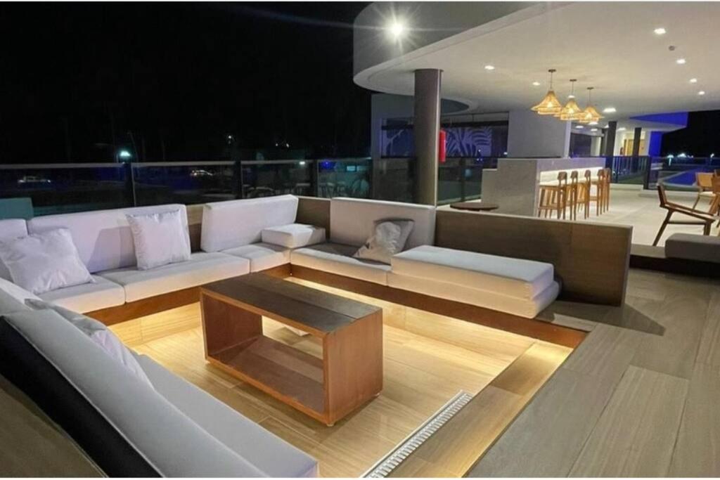 Flat em Muro Alto Porto de Galinhas com Piscina, Ar-condicionado e Cozinha Equipada