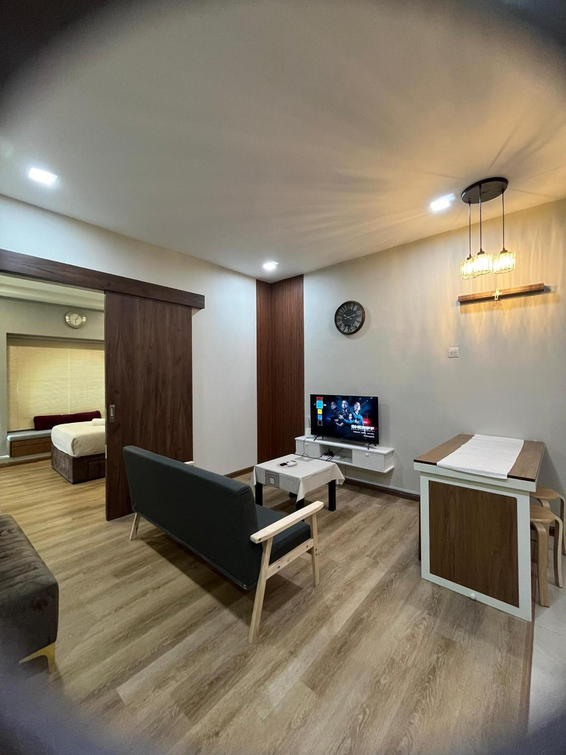 Parkview Service Apartment By Bonjour