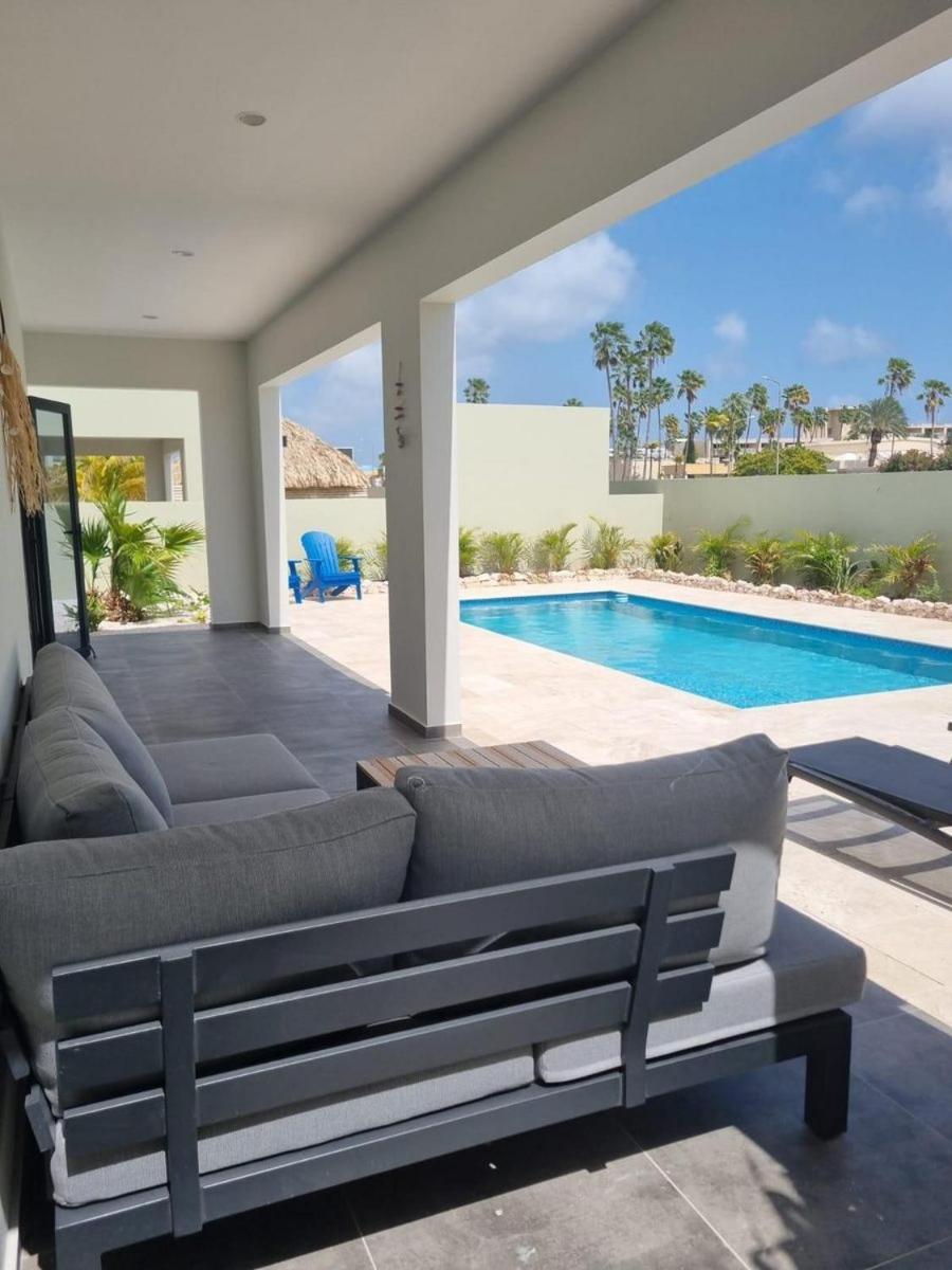 Villa Jasmijn with private pool, Mambo Beach