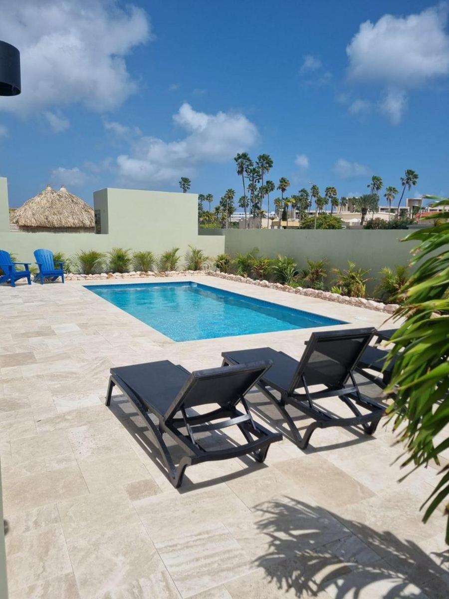 Villa Jasmijn with private pool, Mambo Beach