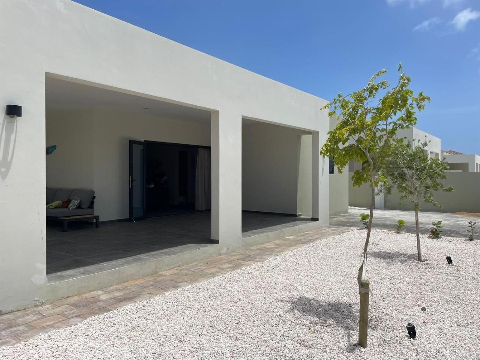 Villa Jasmijn with private pool, Mambo Beach