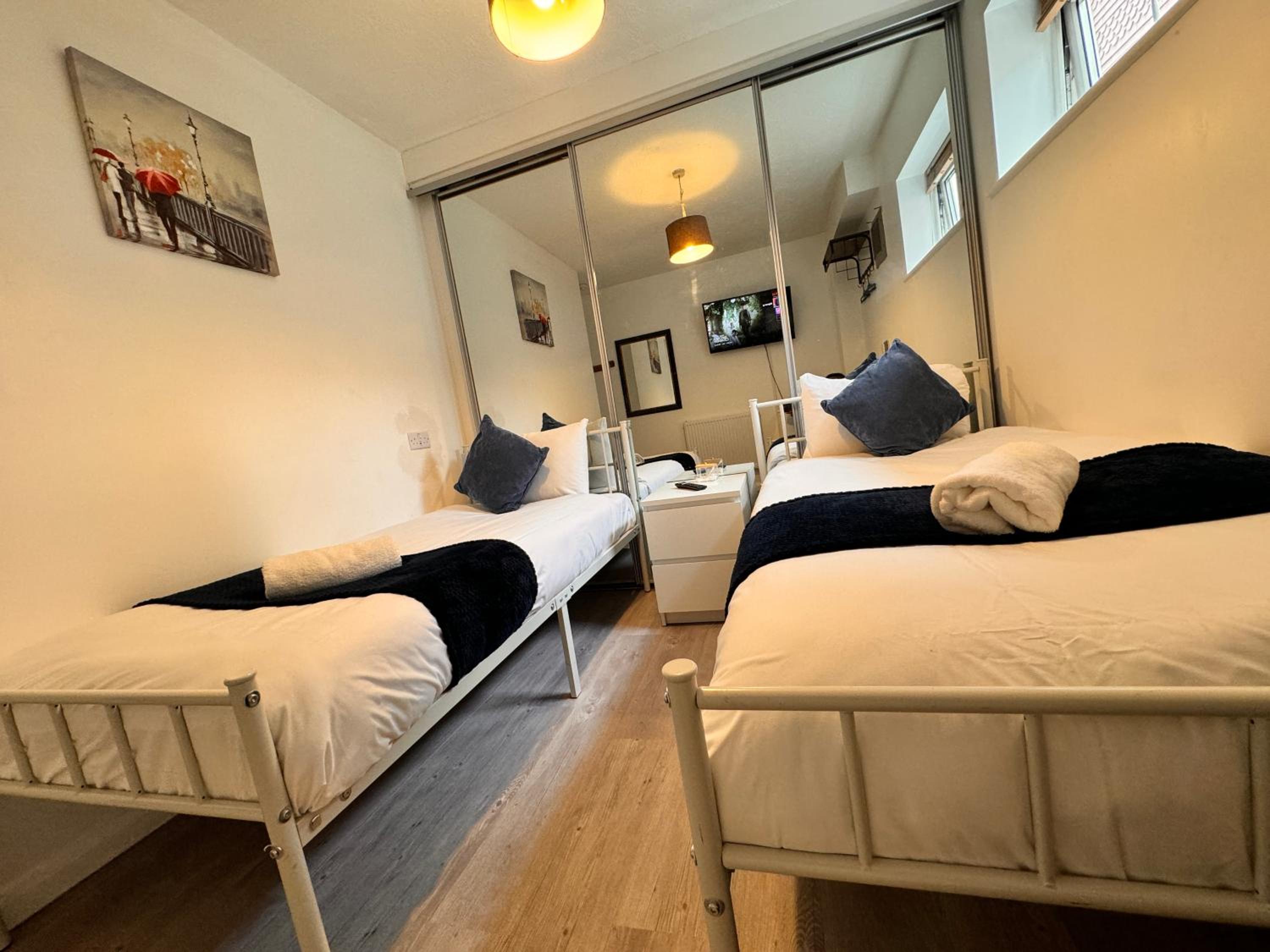 High Trees Guest House Gatwick view 4