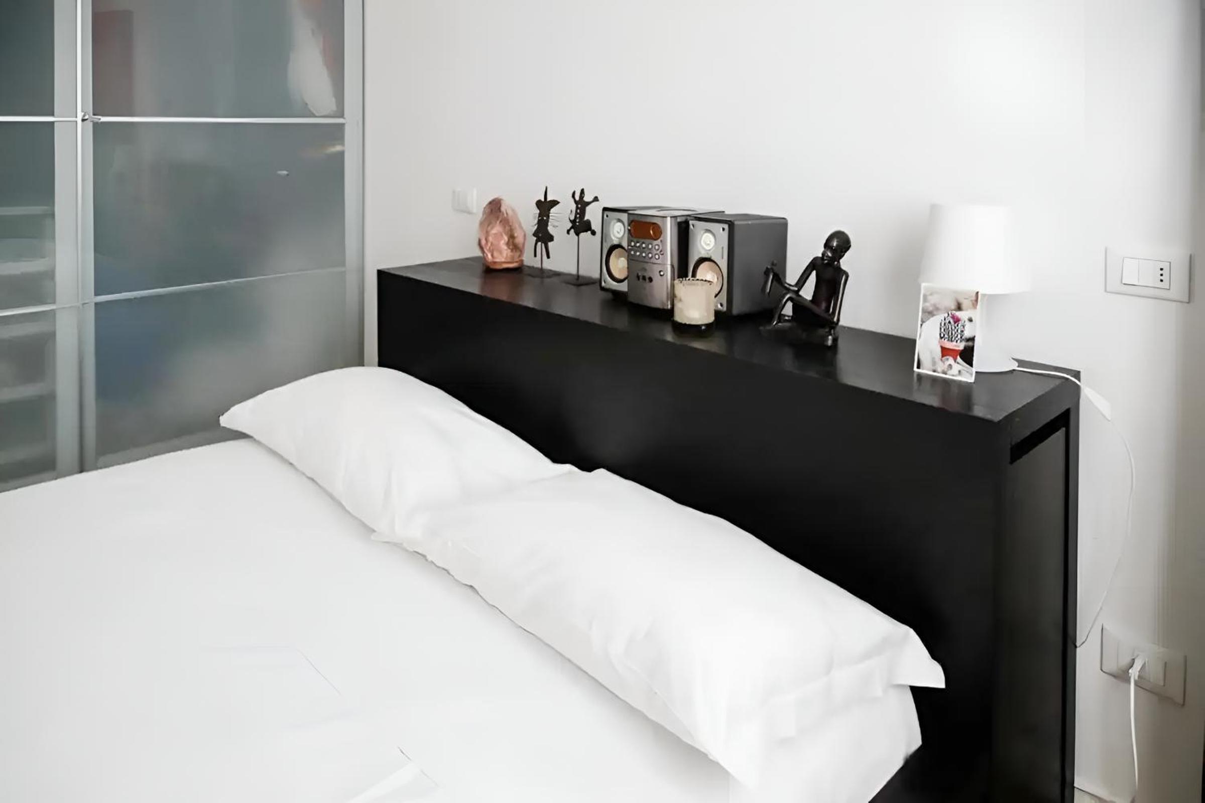 YR Apartments Central Station - 5 Min Walk to Metro & Trains
