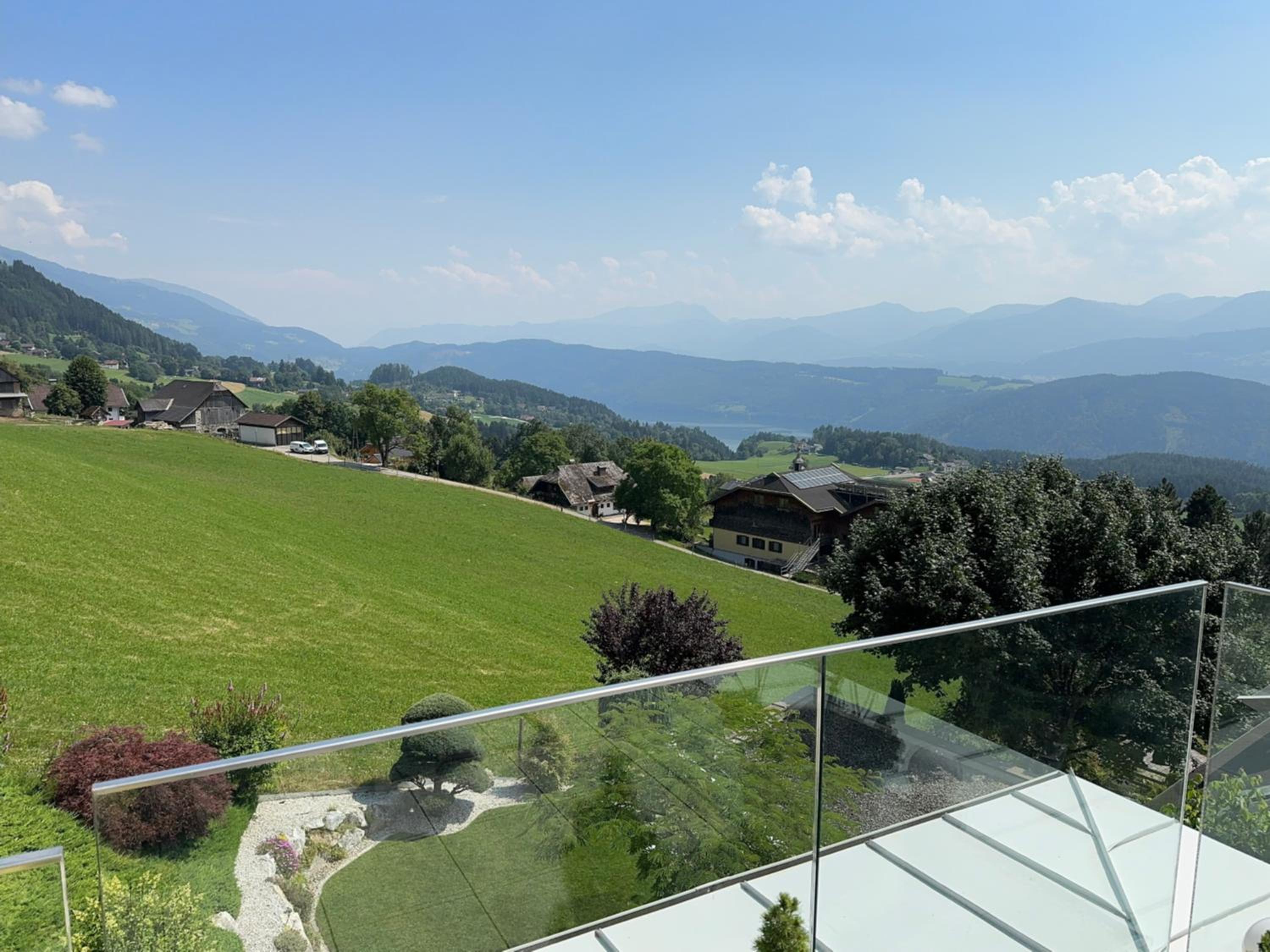 Weisse Villa am Millstätter See