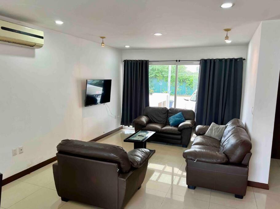 Casa ejecutiva en fraccionamiento privado